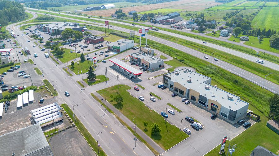 Station-service au 134-1424 Boulevard Laurier