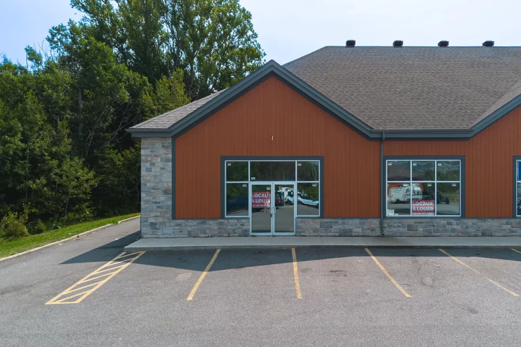 Station-service à St-Pascal-de-Kamouraska, au 217 rue Rochette