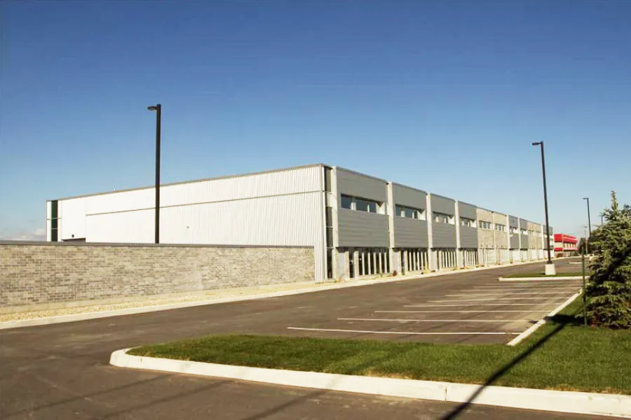 Le Complexe SMR, situé au 1811 Boulevard Maloney Est